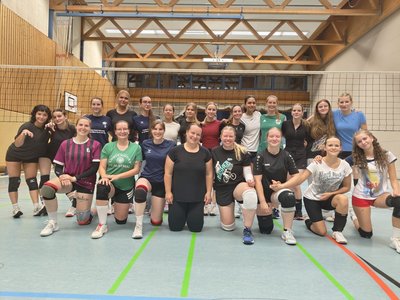 Foto vom Freundschaftsspiel der USC Volleyball-Damenmannschaft gegen den MTV Goslar am 27.08.2026.